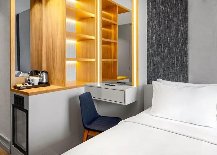 - Beylikduzu By Ihg Hotel *